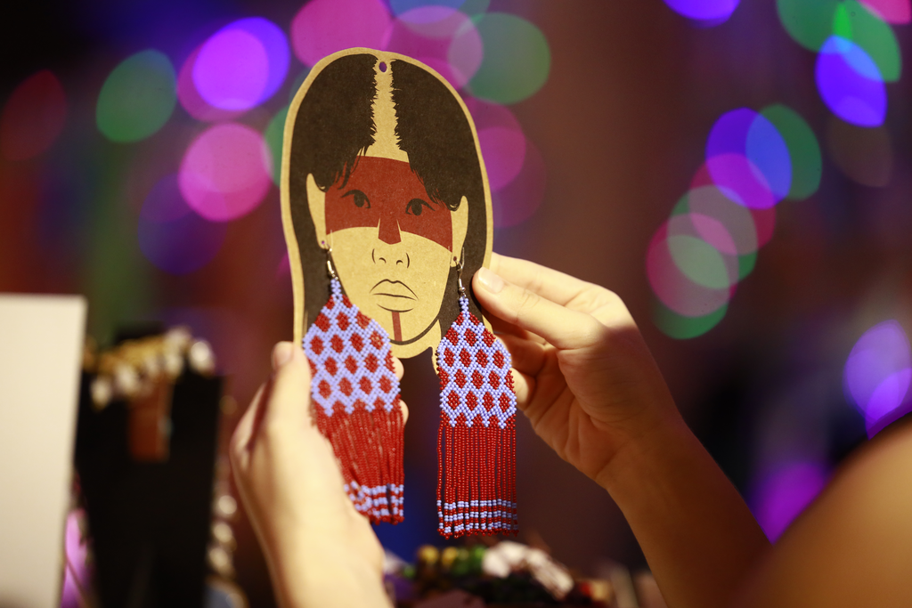 Ilustração de uma mulher indígena