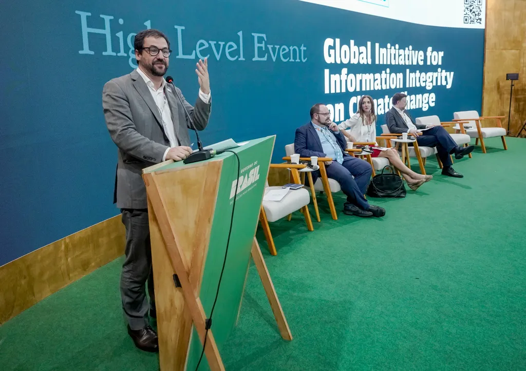 Palestrantes da mesa Integridade da Informação