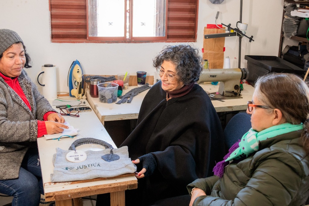 Resíduos de enchentes viram renda e reduzem impacto ambiental