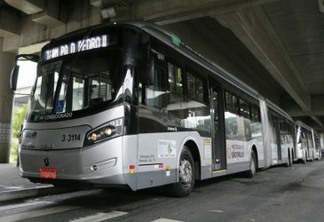 Ônibus articulado no Terminal Parque Dom Pedro II, em São Paulo. Cesar Ogata / SECOM