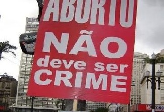 Cartaz mostrado durante uma das inúmeras manifestações no Brasil a favor da legalização da interrupção voluntária da gravidez. Foto: Cortesia de Distintas Latitudes