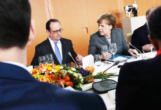 O presidente da França, François Hollande, e a chanceler da Alemanha, Angela Merkel, conclamaram os negociadores internacionais a buscarem um acordo que seja "ambicioso, global e obrigatório". Foto: Elysée / Presidência da República Francesa/ Fotos Públicas