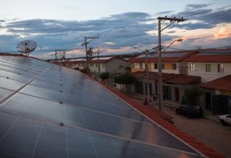 Em Juazeiro, projeto do Minha Casa, Minha Vida, tem painéis solares em todos os telhados. Foto: ©Carol Quintanilha/Greenpeace
