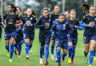Treino da seleção feminina de futebol em Itu-SP