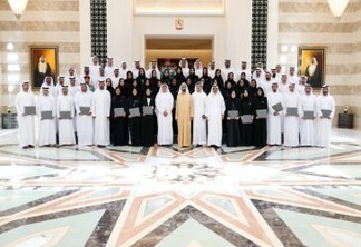 Gabinete dos Emirados Árabes Unidos aprova modelo dos Emirados Árabes Unidos para liderança do governo