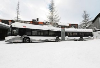 Ônibus elétrico de carga ultra rápido foi apresentado em Davos