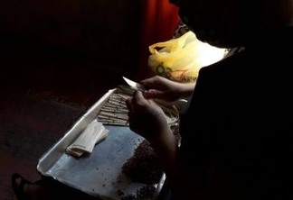 Trabalho infantil, jornada exaustiva e covid-19: o drama dos enroladores de cigarros de palha em MG