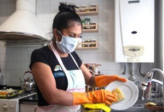 Livro apresenta alternativas para ampliar direitos de trabalhadoras domésticas e cuidadoras