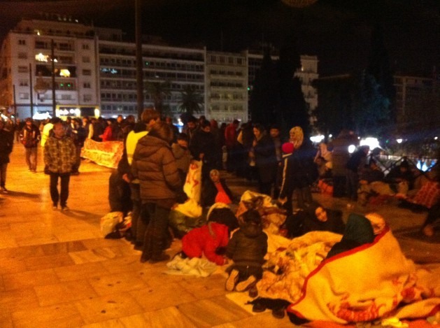 Refugiados sírios protestam em Atenas para terem permissão de viajar a outros países europeus, em novembro de 2014. Foto: Apostolis Fotiadis/IPS