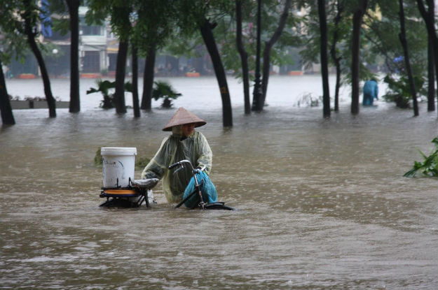 As enchentes foram responsáveis pela maioria dos desastres, atingindo 2,3 bilhões de pessoas e deixando 157 mil mortos. Foto:Irin/Tung X. Ngo