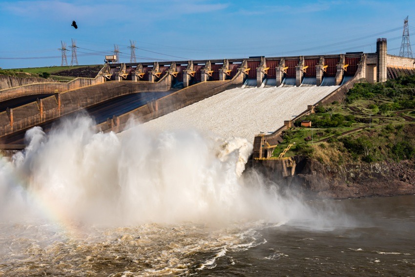 As mais importantes usinas do país – Furnas, Itaipu, Sobradinho e Tucuruí – teriam reduções de vazão de 38% a 57% no pior cenário. Foto: Rubens Fraulini / Itaipu Binacional