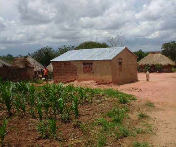 A casa do agricultor Bishop Mweene em Pemba, em Zâmbia. Foto: Friday Phiri/IPS