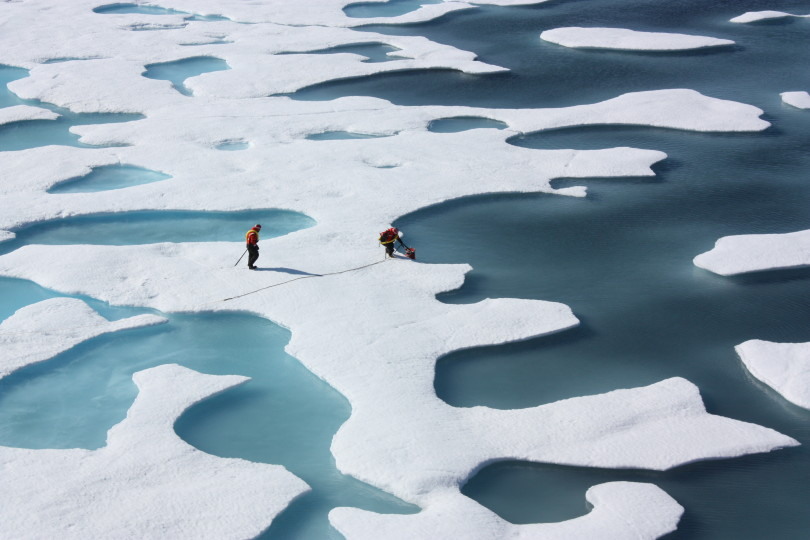 O derretimento das geleiras é uma das grandes preocupações das mudanças climáticas, aumentando o nível dos oceanos e ameaçando provocar o desaparecimento de regiões litorâneas e pequenas ilhas. Foto: Wikicommons/NASA Goddard Space Flight Center (cc)