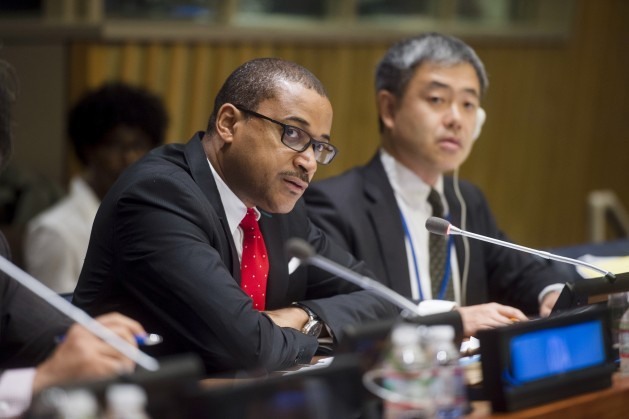  A Jamaica foi um dos primeiros países a adotar uma política externa em matéria de direitos humanos. Na foto, Courtenay Rattray, representante permanente desse país na ONU. Foto: Amanda Voisard/ONU