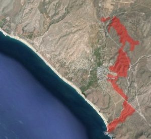 Localização de Todos Santos na península de Baixa Califórnia e dimensão do projeto Tres Santos. Foto: Cortesia da organização Salvemos Punta Lobos