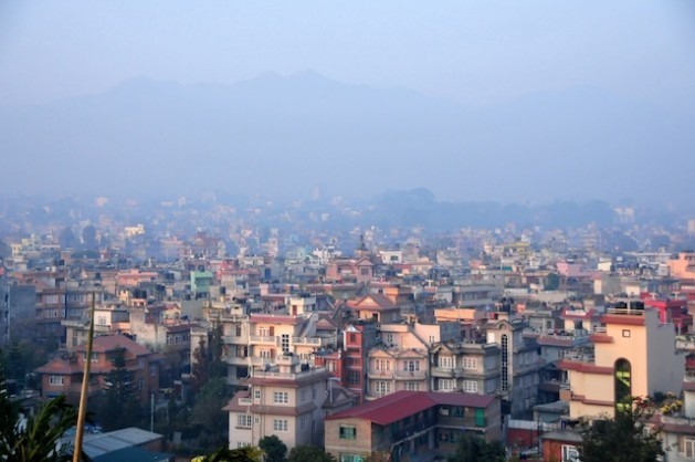 Os especialistas disseram durante anos que Katmandu é uma cidade de altíssimo risco no caso de atividade sísmica, mesmo assim o terremoto de 25 de abril pegou o Nepal de surpresa. Foto: AmanthaPerera/IPS