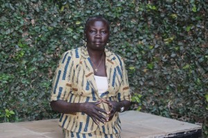 Dina Disan Olweny, diretora da Coalizão de Organizações de Mulheres e Jovens do Estado, defende o fim das tradições danosas às meninas e mulheres jovens do Sudão do Sul. Foto: Miriam Gathigah/IPS