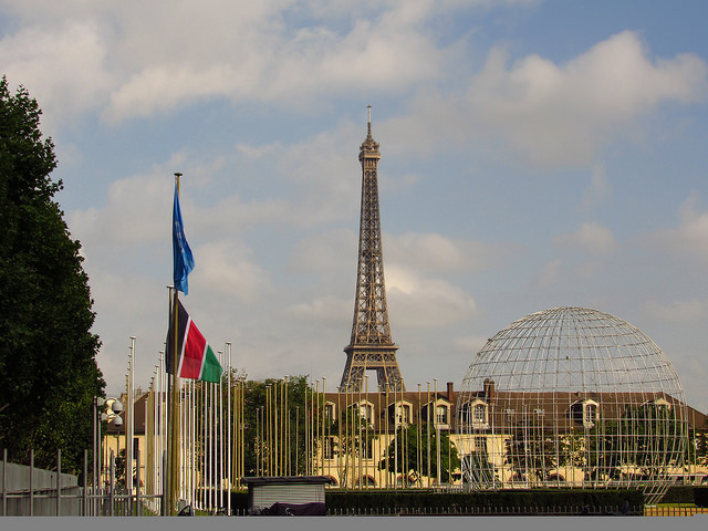 Vista externa da sede da Unesco em Paris, onde aconteceu a conferência científica Nosso Futuro Comum Sob a Mudança Climática, um dos encontros prévios à cúpula climática de dezembro. Foto: Fabíola Ortiz/IPS