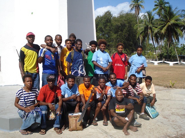 O movimento Tropical Gems é uma iniciativa de jovens que surgiu na cidade costeira de Madang, norte de Papua-Nova Guiné, em 2013. Foto: Catherine Wilson/IPS