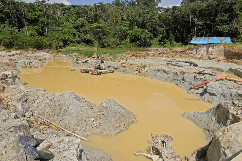 Área danificada por mineração no Parque Nacional do Tumucumaque, no Amapá. Foto: © Zig Koch / WWF