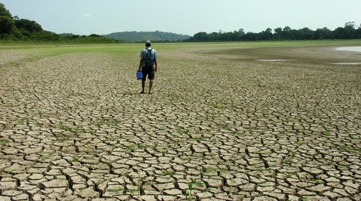  Seca em Silves (AM) em 2005. Foto: Ana Cintia Gazzelli/WWF