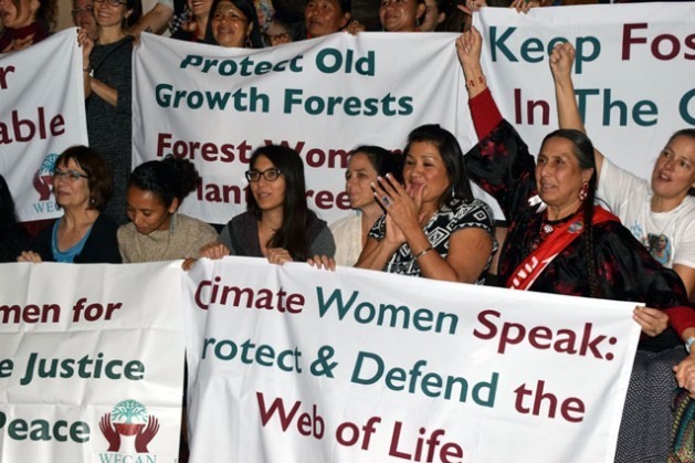 As mulheres na COP 21 levantam a bandeira pela igualdade de gênero nos acordos climáticos. Foto: Stella Paul/IPS