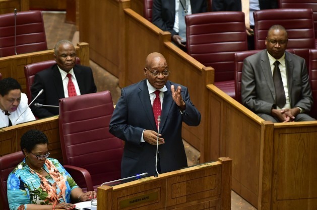 O presidente da África do Sul, Jacob Zuma, responde perguntas no Conselho Nacional das Províncias, no dia 25 de outubro de 2016. Foto: Cortesia da República da África do Sul