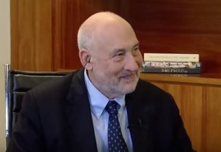 Espaço Público - Joseph Stiglitz