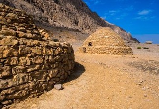 Túmulos de Hafeet: Início da Idade do Bronze nos Emirados Árabes Unidos