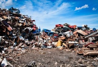 Segundo a ONU-Habitat,  1,3 bilhão de toneladas de resíduos sólidos urbanos é gerado por ano no planeta. Foto: Shutterstock